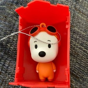 Hallmark Mystery Ornaments Snoopy Astronaut